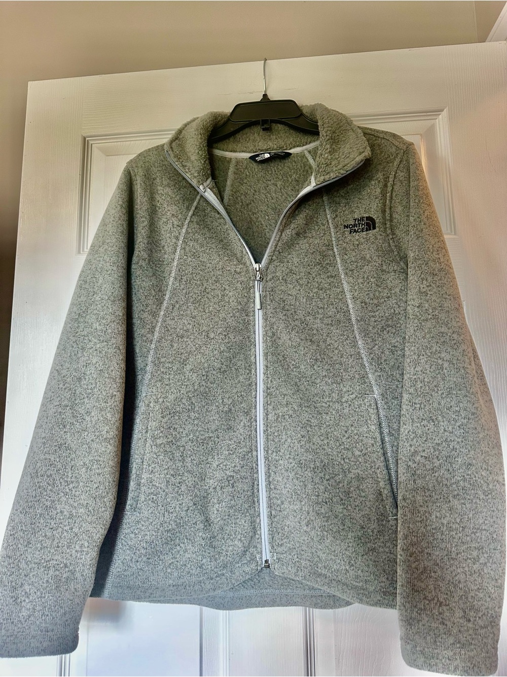 The North Face women’s Gray Full-Zip Fleece, size large Jacket